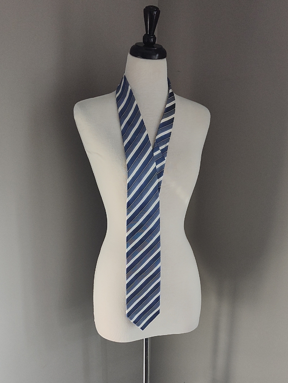 Pal Zileri Men's Italian Silk Blue and White Striped Tie